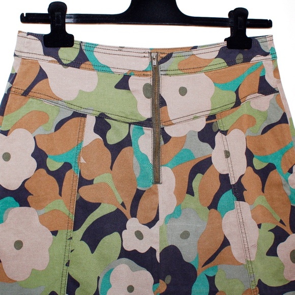 Cabi "Zip Line" Floral Side Pocket Skirt - Picture 11 of 16